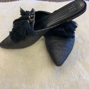 Classic black mule with tassels sz 10